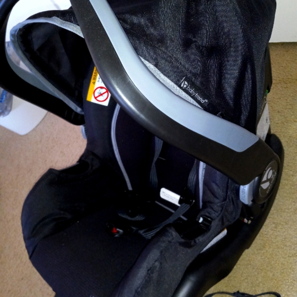 BabyTrend Carseat